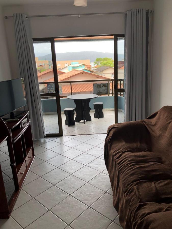 Apartamento Bombinhas 公寓